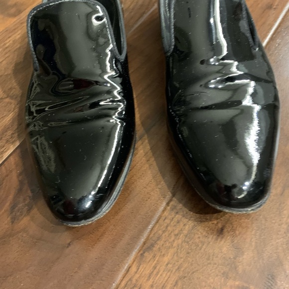 Black patent all leather tuxedo style loafer - Picture 3 of 7